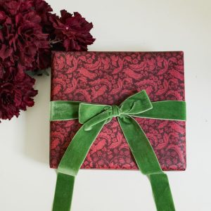 Peter Rabbit “The Vegetable Thief” Redcurrant Gift Wrap